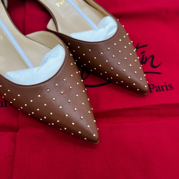 CHRISTIAN LOUBOUTIN | Iriza Plume Studded Leather Flats In Cuoio - Picture 7 of 12